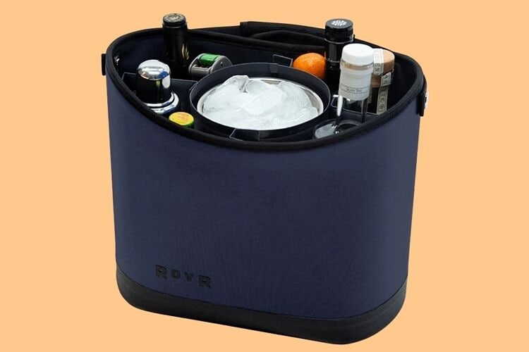 Bucket-Like Cocktail Caddies