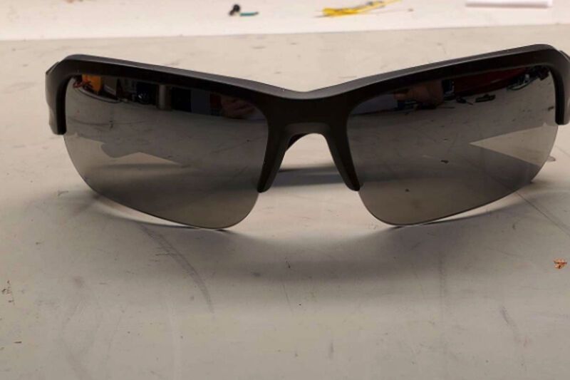 Speaker-Integrated Sunglasses