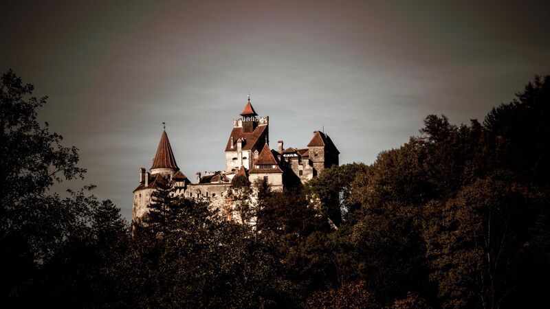 Beer-Branded Castle Takeovers : Dracula's Castle
