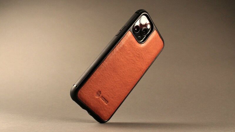 Sophisticated Leather-Accented Smartphone Cases