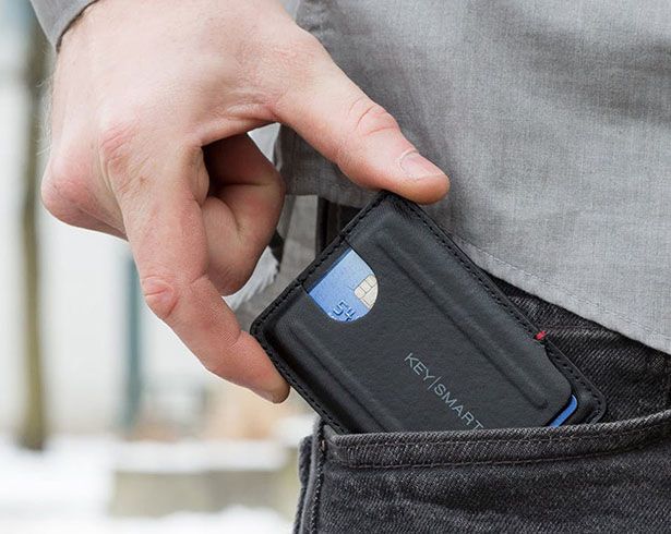 Trackable Well-Organized Wallets : KeySmart Urban Wallets