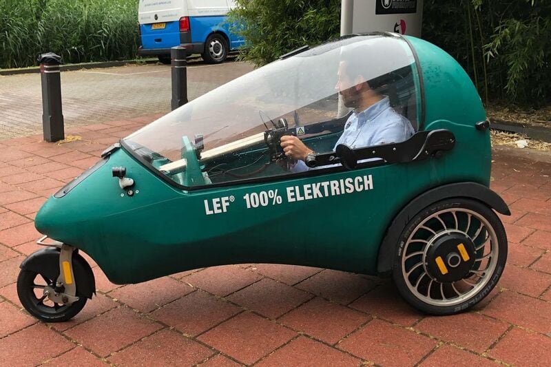 Compact Electric Three-Wheelers
