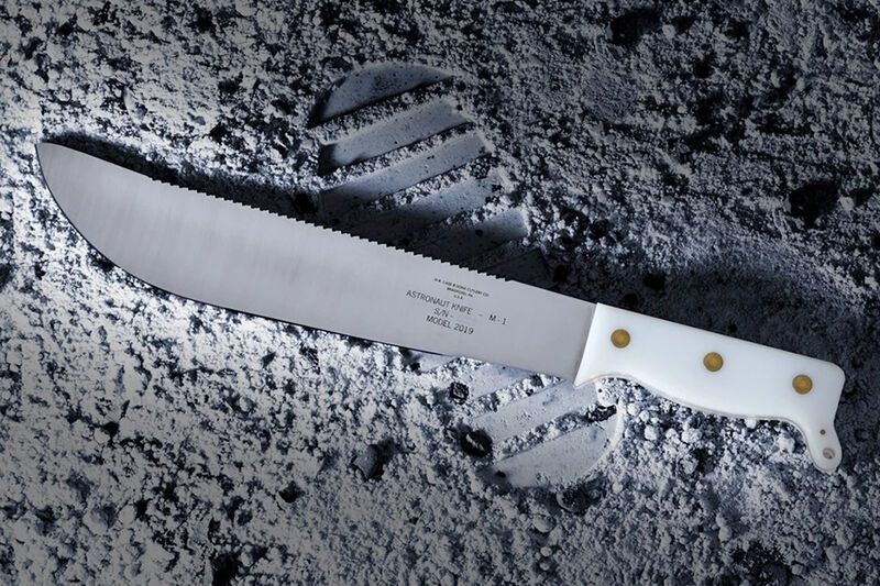 Space Travel Knife Designs
