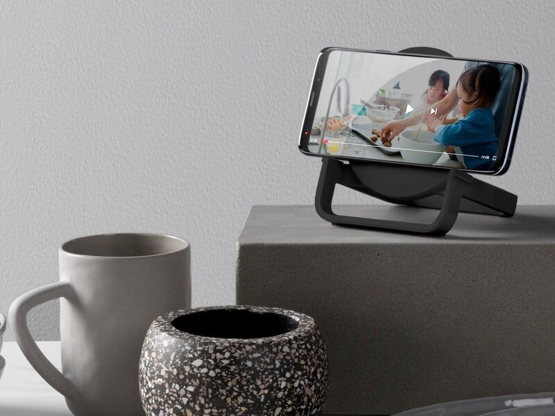 All-in-One Smartphone Docks