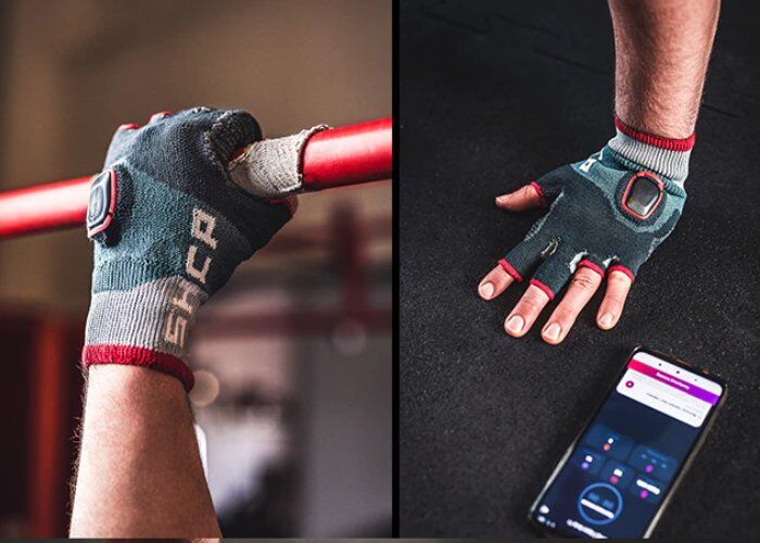 Performance-Tracking Gym Gloves