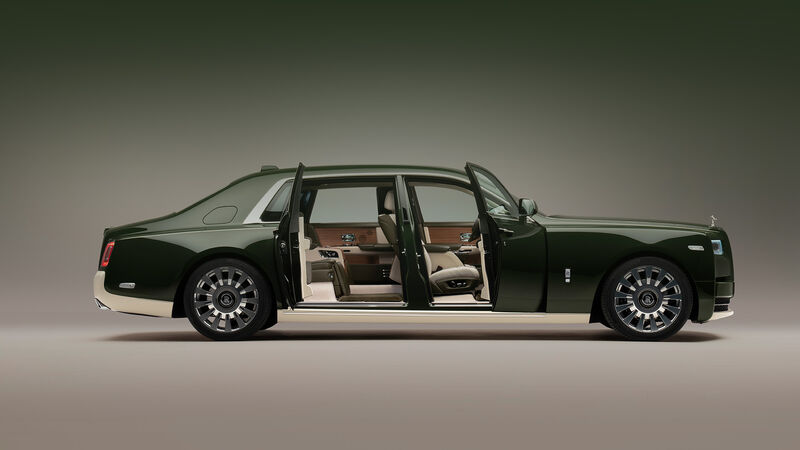 Ceramic Inspired Luxury Cars Phantom Oribe