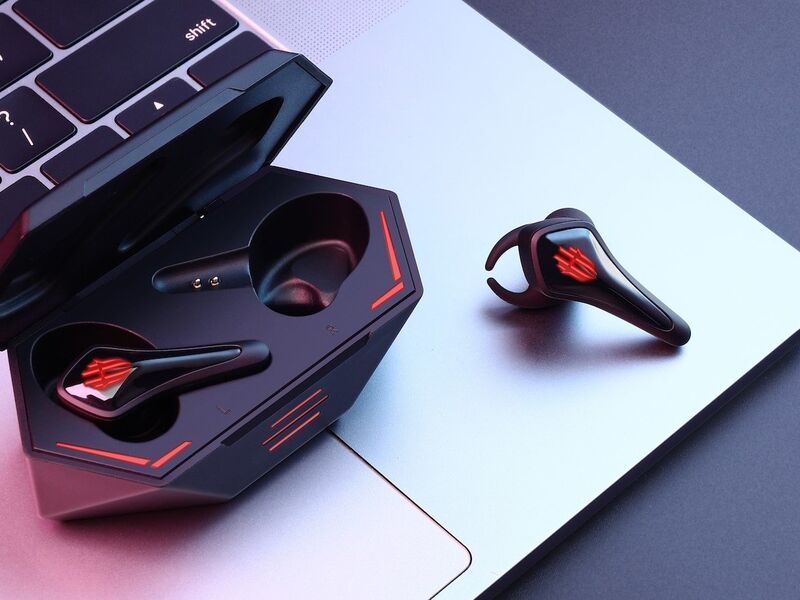 Low-Latency eSports Earbuds