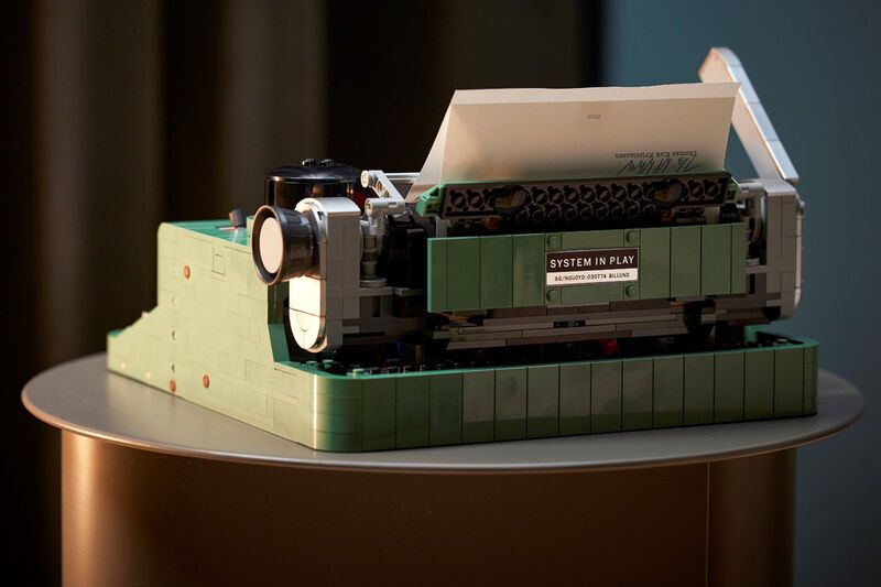 Building Block-Made Typewriters