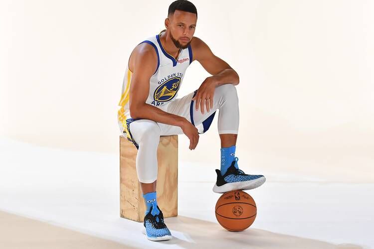 Cookie-Themed Basketball Sneakers : curry flow 9