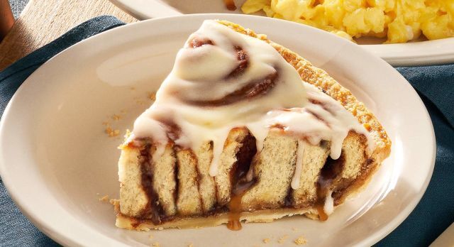 Cinnamon Roll Breakfast Pies