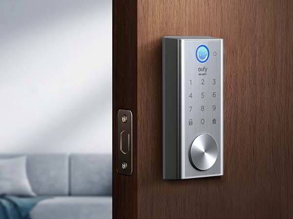 Auto-Securing Smart Locks