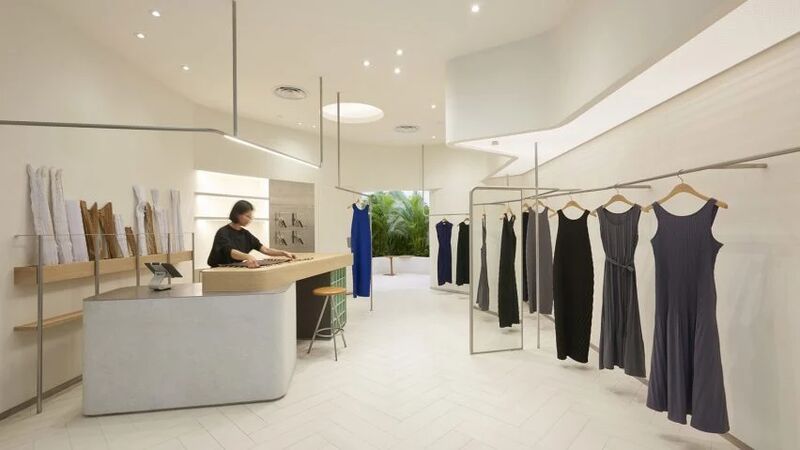 Indoor Clothing Store Courtyards