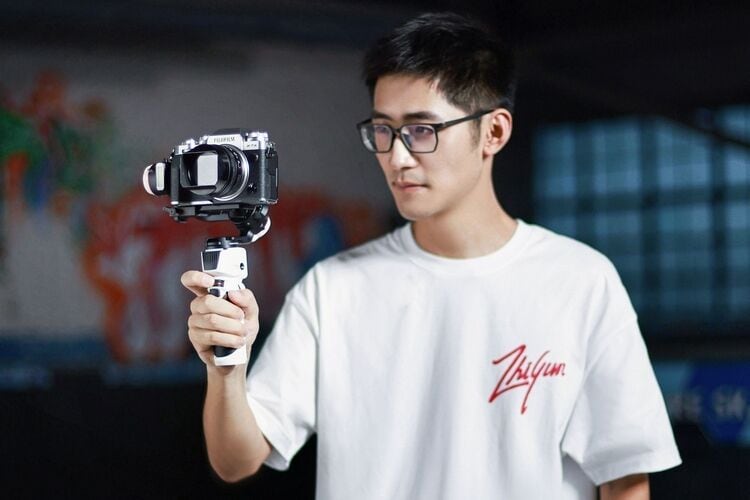 Omni-Compatible Handheld Gimbals