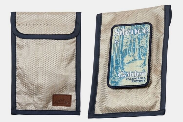 Smartphone-Silencing Pouches