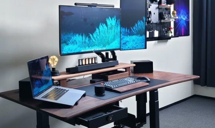 Wirelessly Adjustable Standing Desks