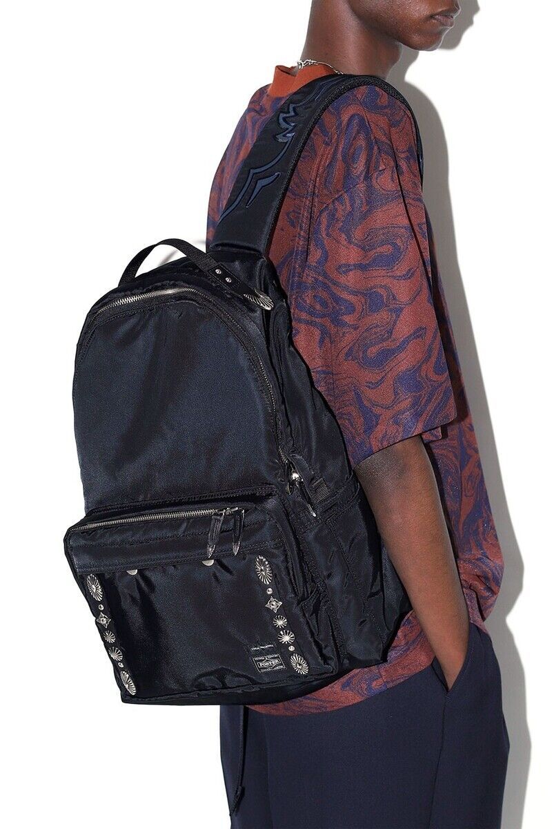 High-Fashion Cross-Body Bags