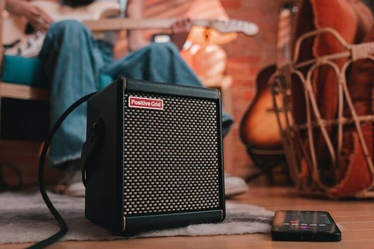 Portable Connected Musician Amplifiers