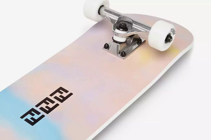 Luxe Fashion House Skateboards : fendi skateboard