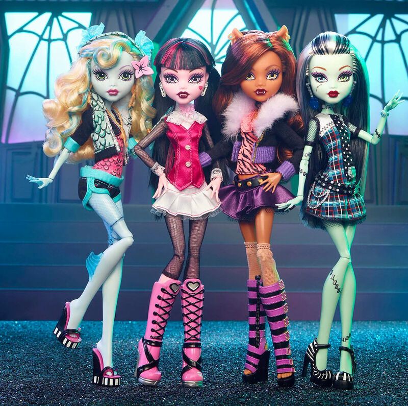Spooky Resurrected Fashion Dolls : Monster High