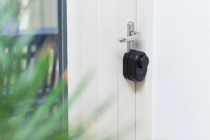 Easily Installed Intelligent Locks