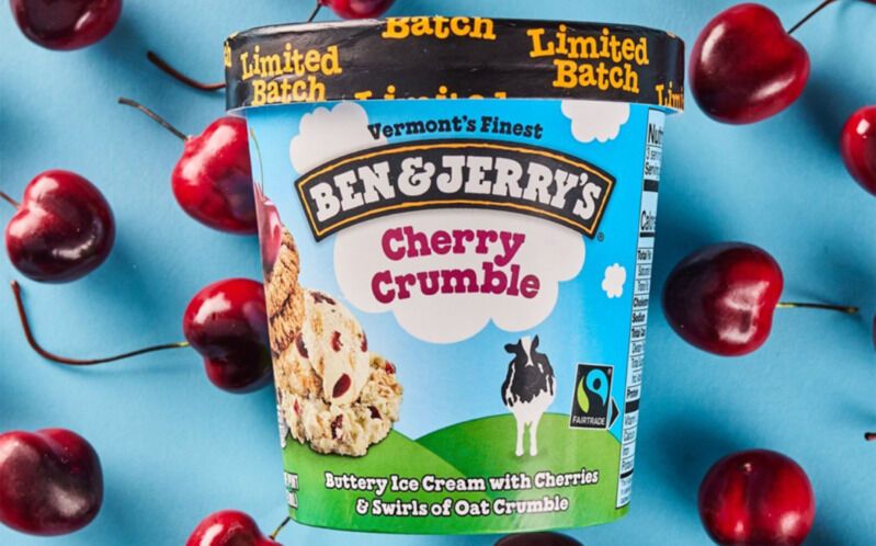 Crumbly Cherry Ice Creams