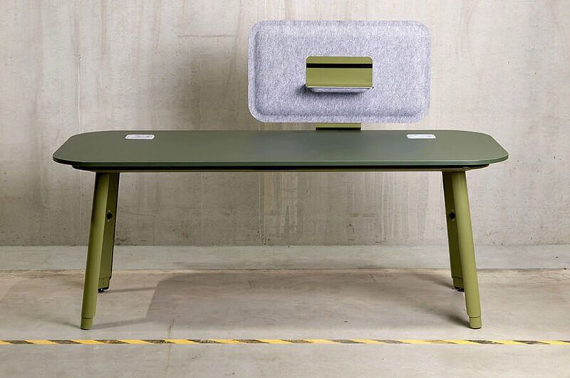 Customizable Workplace Furniture