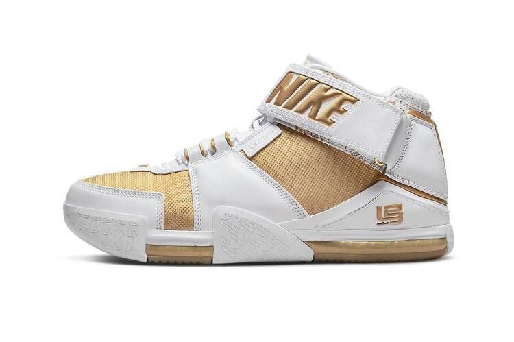 Retro Game-Inspired Basketball Shoes