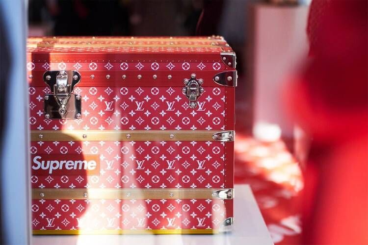 Supreme x Louis Vuitton Trunks Rich Teenagers Bought it