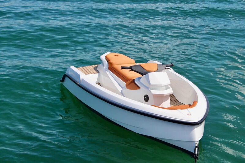 Boat-Like Jet Skis