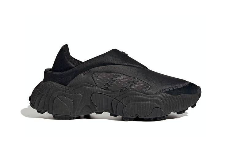 Topography-Inspired Stealthy Shoes