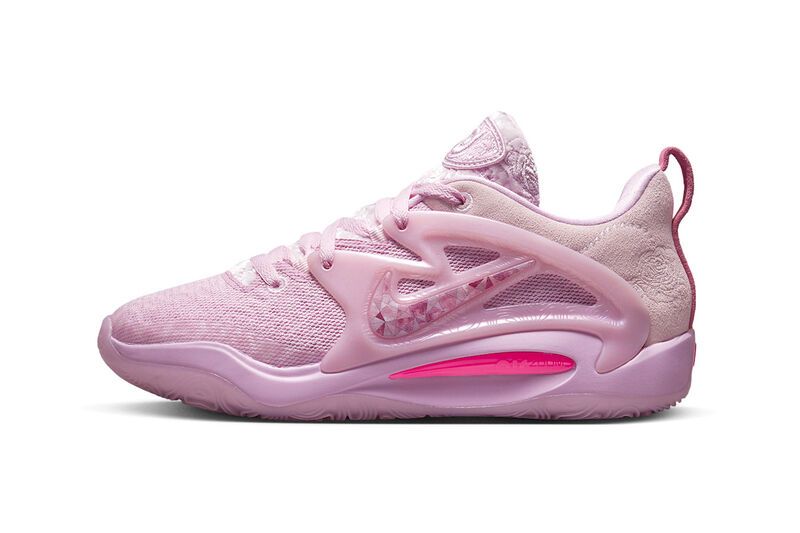 Family-Focused Pink Shoes : aunt pearl