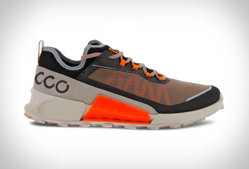Performance Technology Sneakers : Ecco 2.1 Country