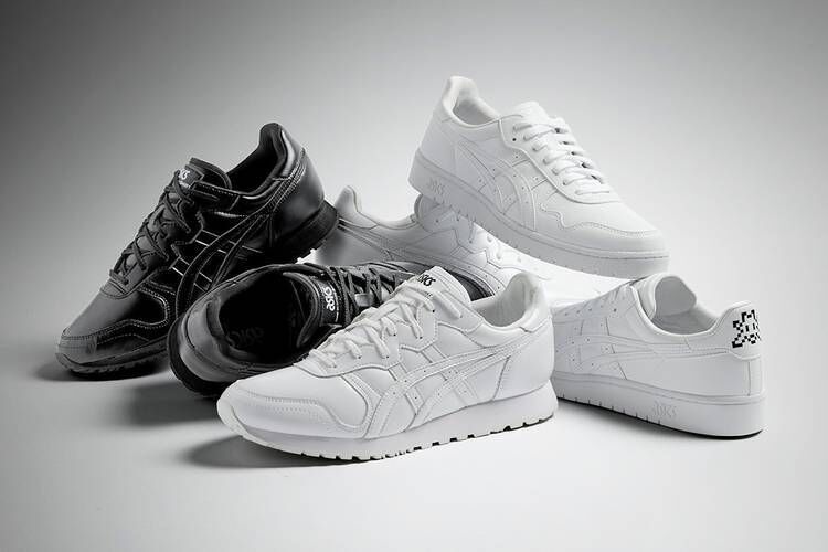 Sleek Monochromatic Joint Sneakers