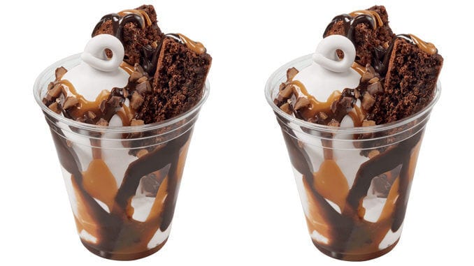 Crunchy Brownie Candy Sundaes