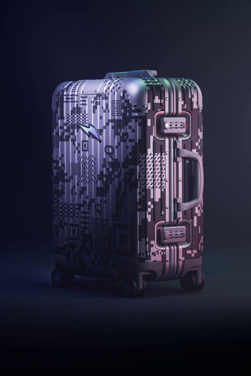 Pixelated Phygital Luggages