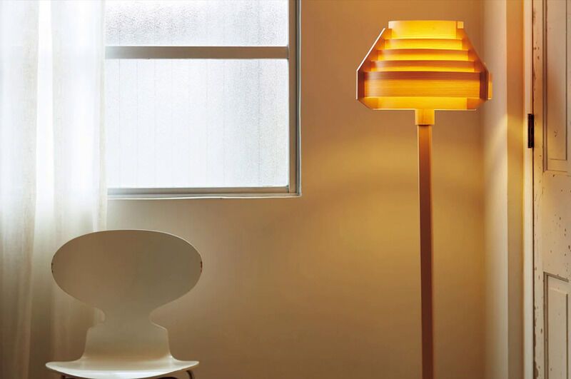 Pine Wood-Inspired Minimal Lamps