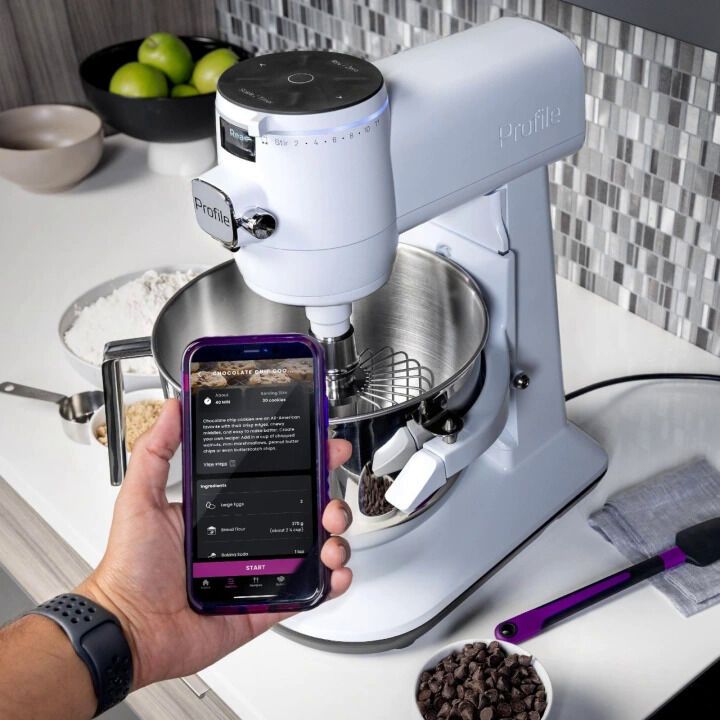 GE Unveiled the Smartest Stand Mixer Ever at CES. Here's Why We