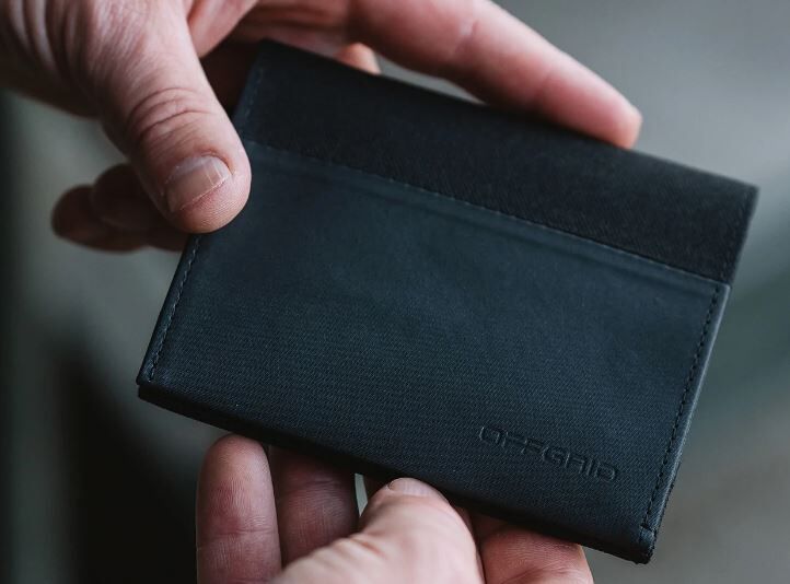 Metal-Lined Faraday Wallets