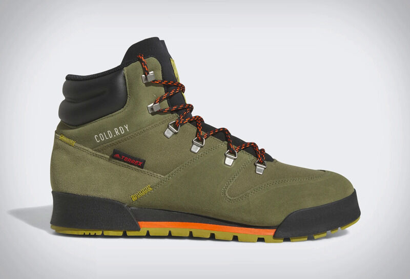 Sporty Insulated Winter Footwear : Adidas Terrex Snowpitch COLD 