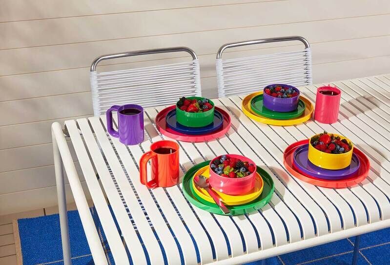 Vibrantly Colorful Dinnerware