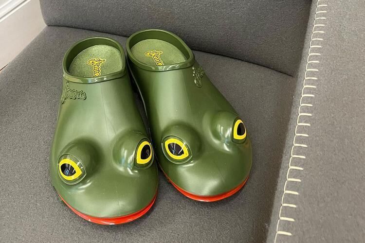 Luxe Frog-Inspired Clogs : jw anderson 3