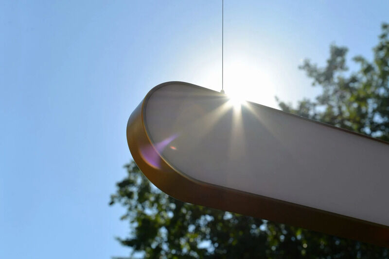 sun mimicking lamp