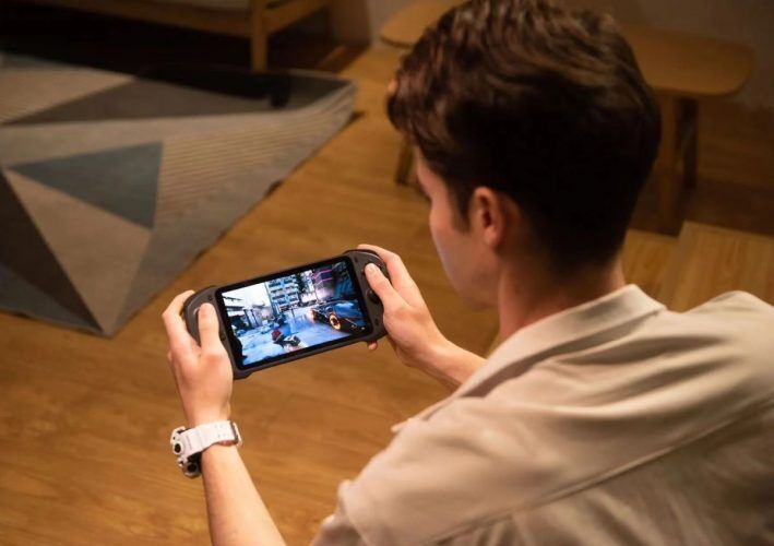 Low-Cost Mobile Gaming Consoles
