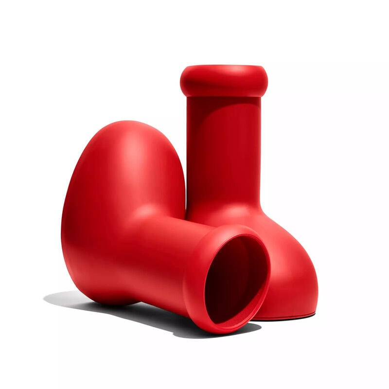 Luxury Cartoon-Like Red Boots : bulbous footwear Luxury Cartoon-Like Red Boots : bulbous footwear