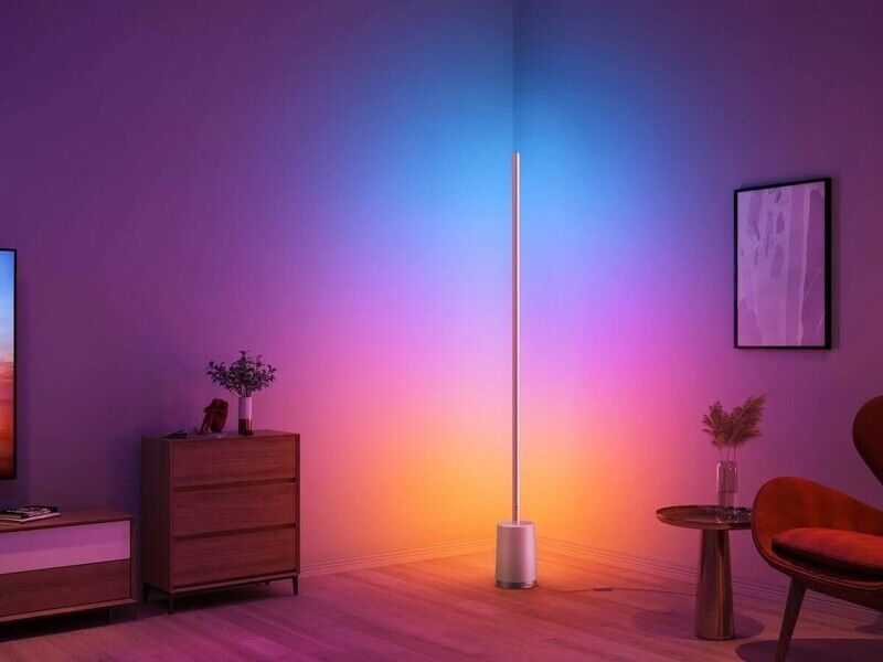 Connected Light-Casting Floor Lamps