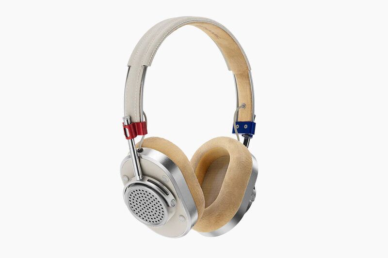 60s-Inspired Headphone Models : MH40 Wireless Applied Art Forms
