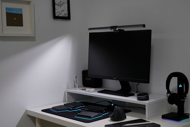 BenQ ScreenBar Halo Review: Monitor lamp cozily lights up your workspace