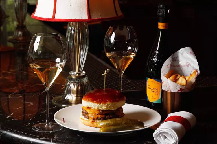 Champagne-Paired Burger Tours