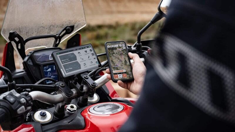 Motorcyclist Handlebar GPS Devices
