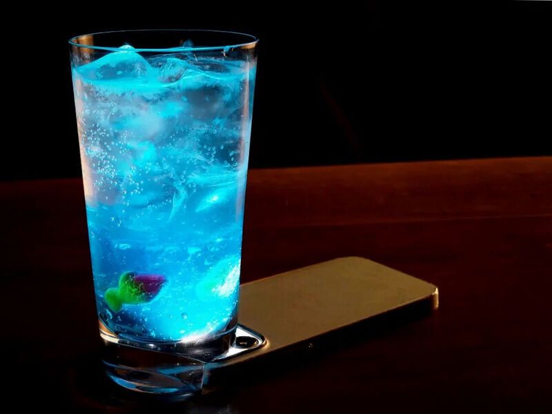 Sea-Inspired Anti-Smartphone Cocktails